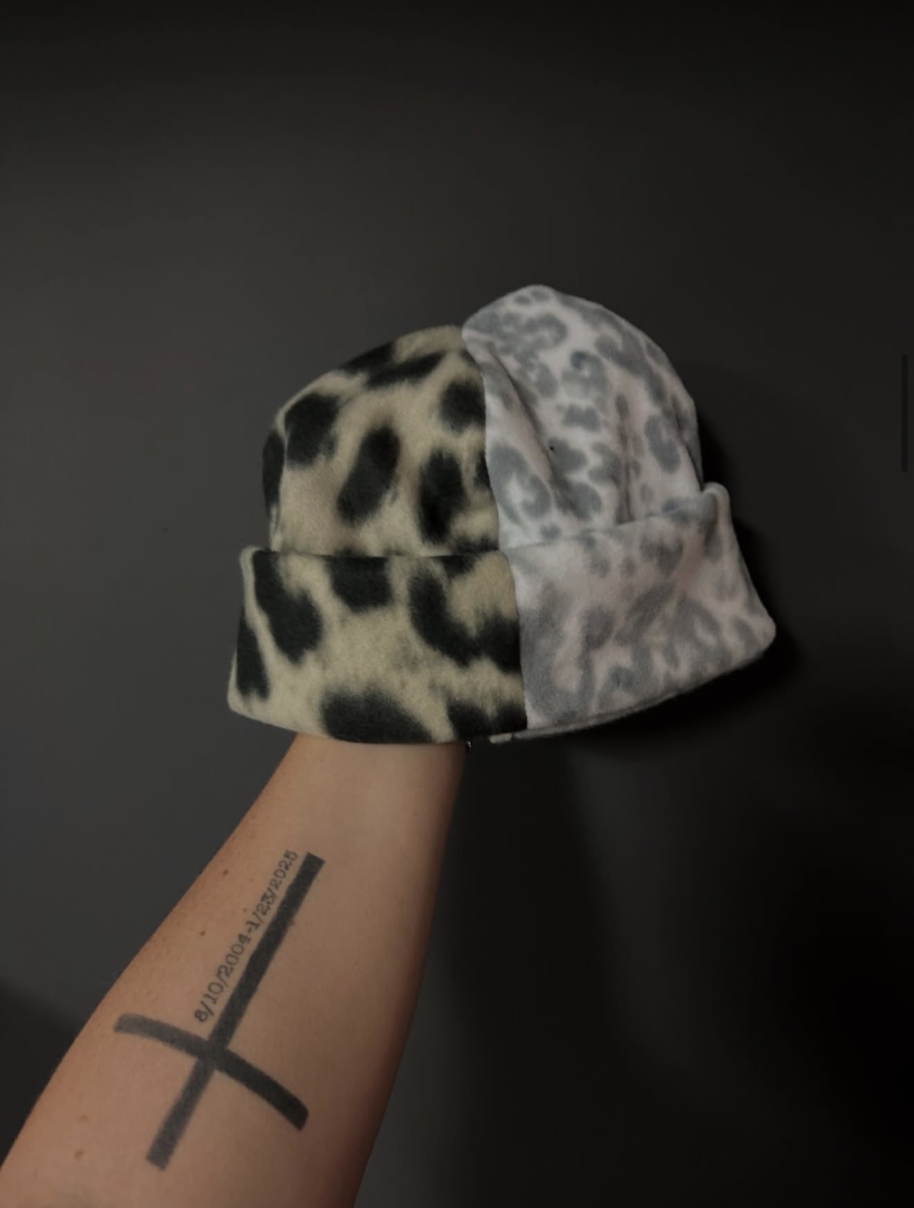 Topstitch beanie — Snow Leopard Split